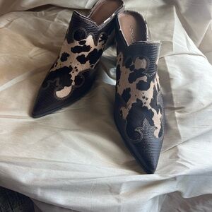NEW Donald J. Pliner Cowhide Pattern Mules